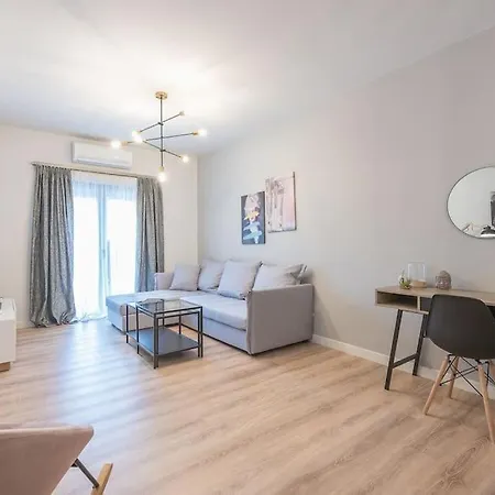 Superior & Spacious Apartment